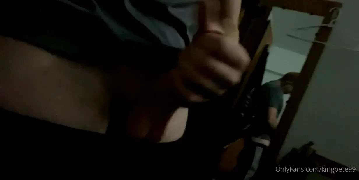 Who d like to be on their knees helping to please me 