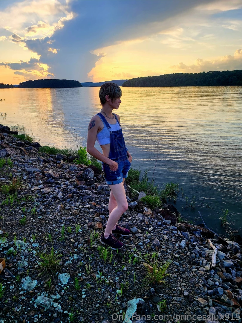 Went and spent some time on the waters edge near sunset today it was part 4 