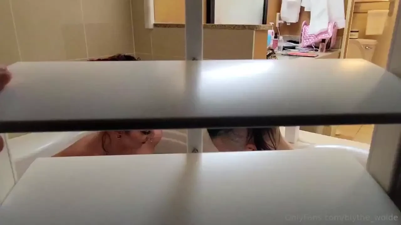 A little post sex bath with naughty succubusvip go check your dms if 