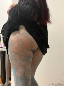 Des collants bleus pour toi lt 3 tu peux les d chirer si tu veux eng part 1
