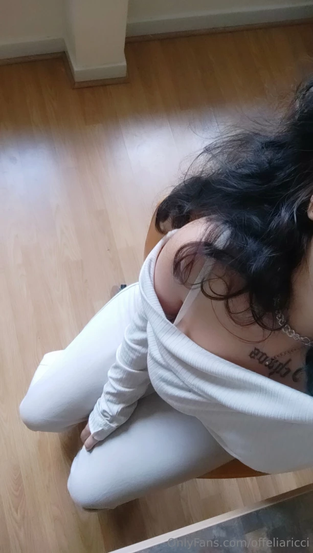 Update nouveau tatoo pr s du cou t aime bien 