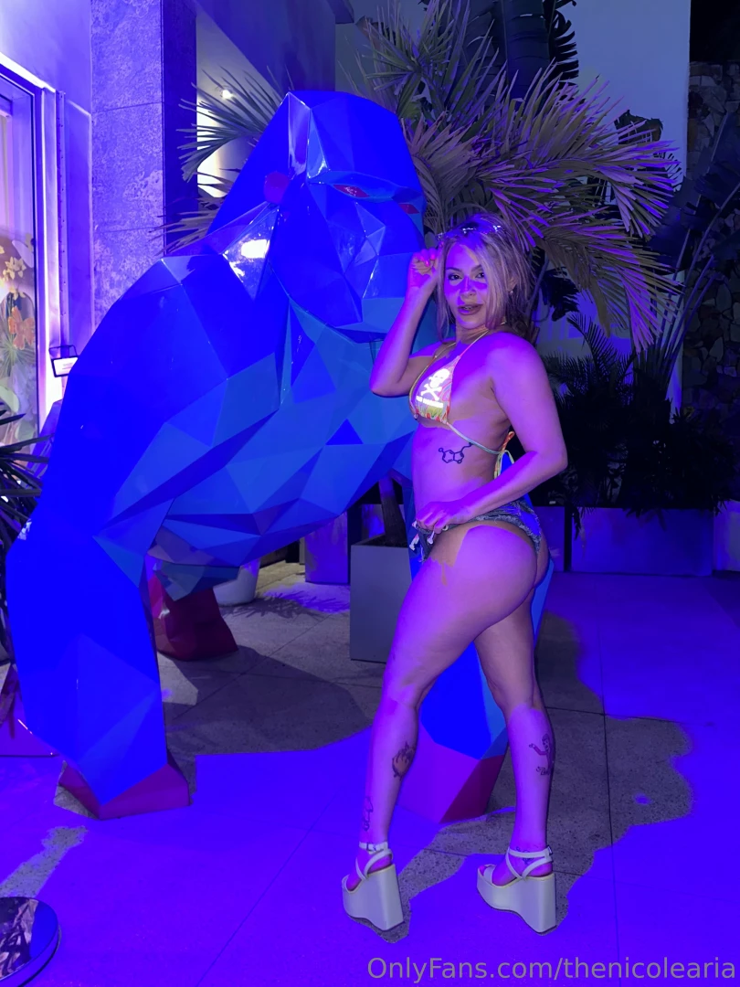 Will you let me be your neon fantasy 