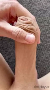 If anyones got a long foreskin i want to see in my dms right now cause
