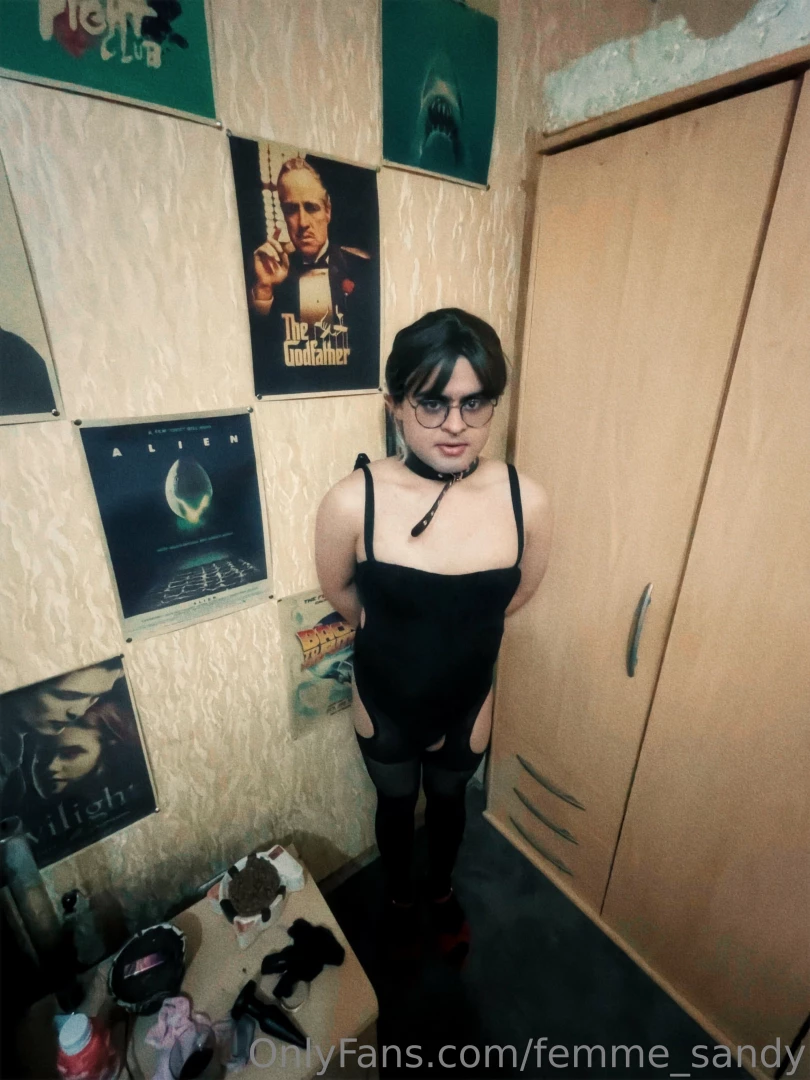 The trick is to always look in the eyes while you feel free to tip and part 2 