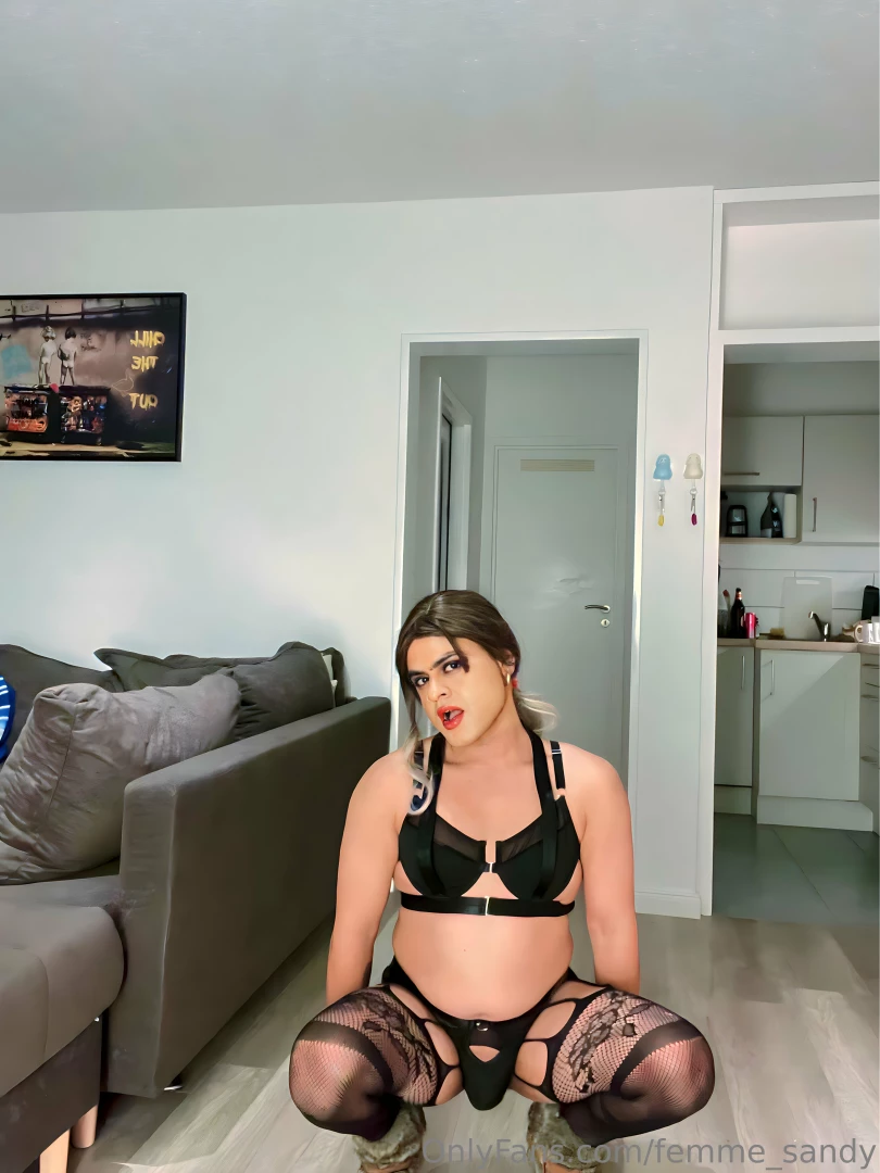 How do you prefer me with the panties or without one showing my clitty 