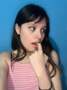 Would you like to see more from this pale girl if you suscribed i send part 4