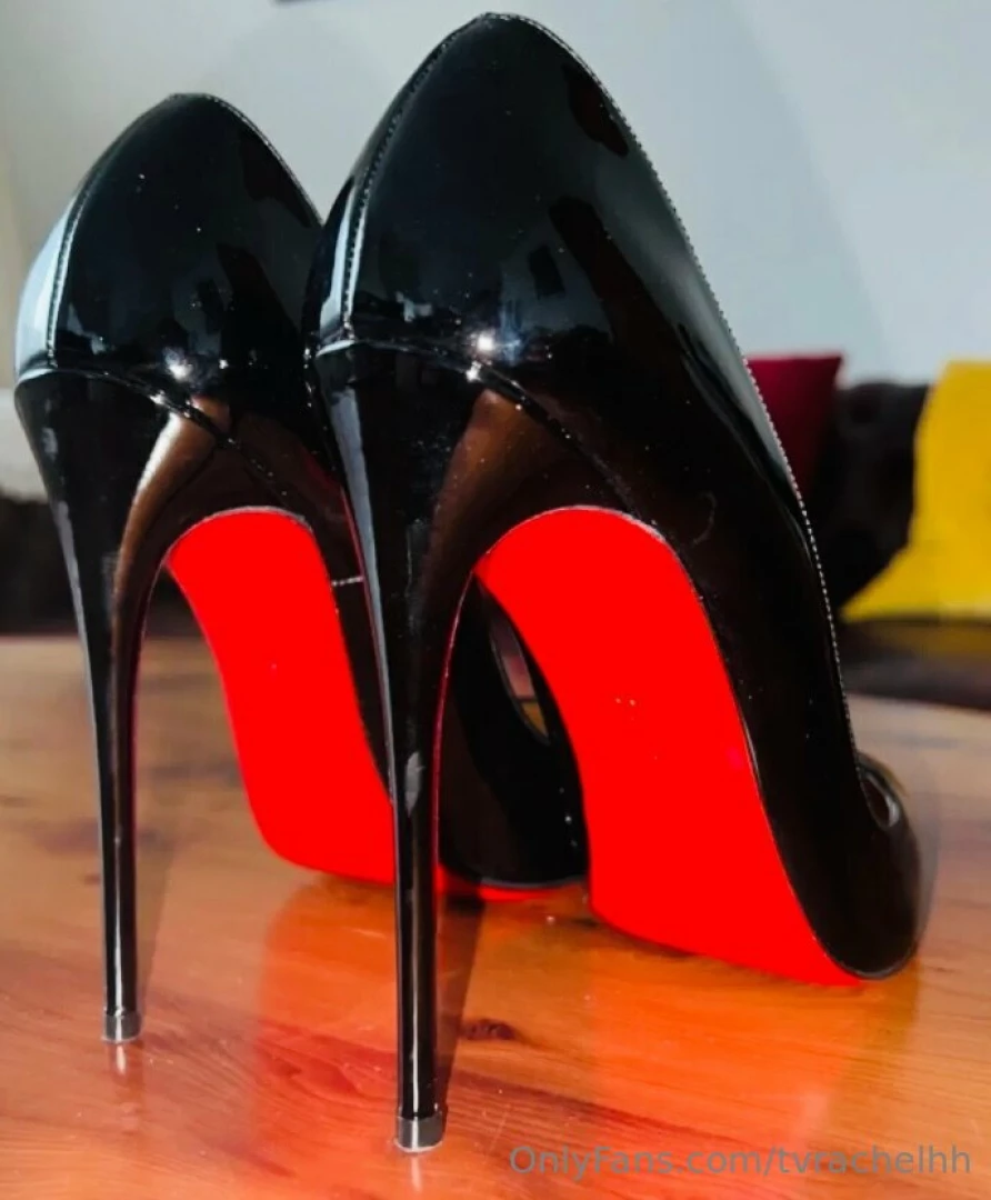Who wants to see me cum in my louboutins and put them back on my nylon part 3 