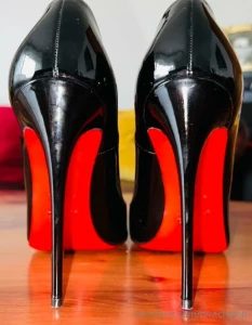 Who wants to see me cum in my louboutins and put them back on my nylon part 2