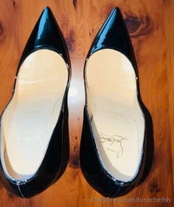 Who wants to see me cum in my louboutins and put them back on my nylon part 6