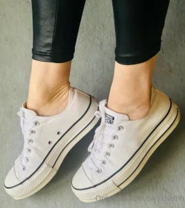 For all the sweatty converse chucks lovers out there part 2