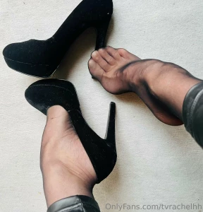 Happy mas days to you all still can t decide what to wear part 1