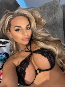 Hey angel you up dm me xx