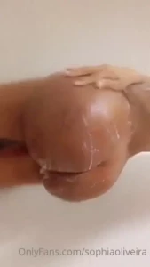 A warm and yummy bath i just missed a company