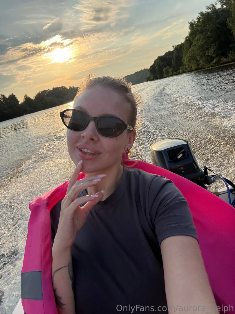 When the speedboat slices through the waves and you feel utterly alive 