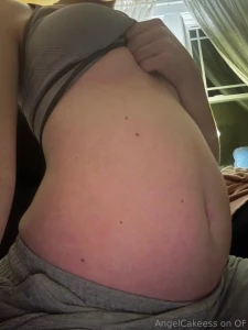 A whole pizza for one growing girl enjoy this 15 minute video of me