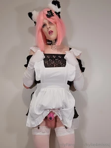 Wow i feel so submissive in this maid outfit like if my master ordered