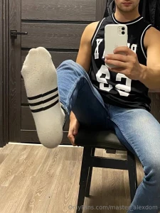 Kneel to my sweaty socks take them off and lick my feet loser