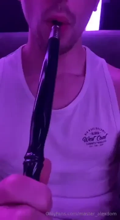 On your knees loser while i m relaxing you have to pay me for my rest 