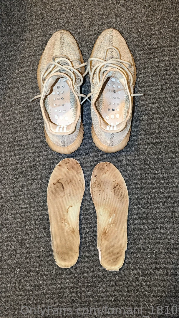 Long fucking day bet you want to sniff my stinky wet socks and yeezys 