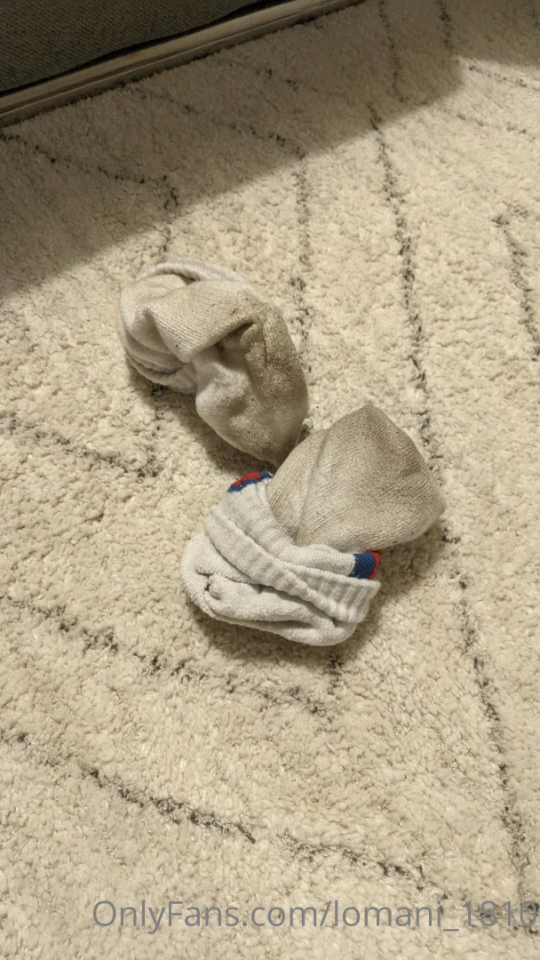 Anyone else have a boyfriend that leaves his dirty socks laying around part 3 