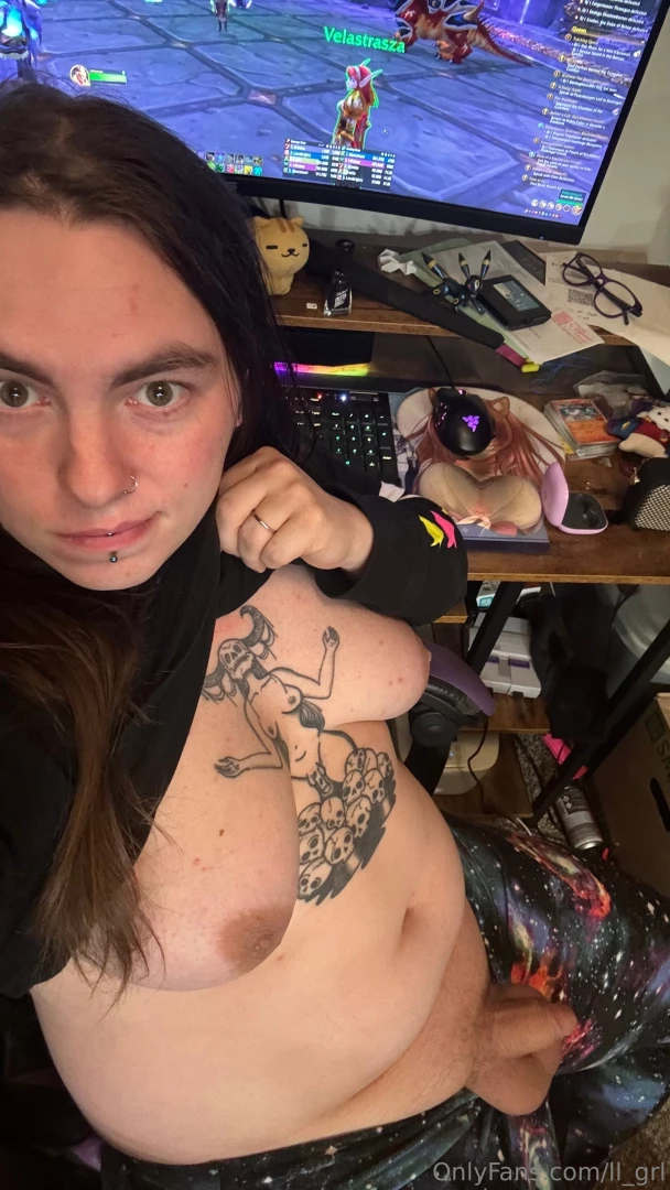 Letting it all hang out while gaming 