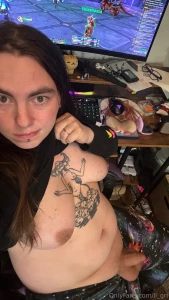 Letting it all hang out while gaming