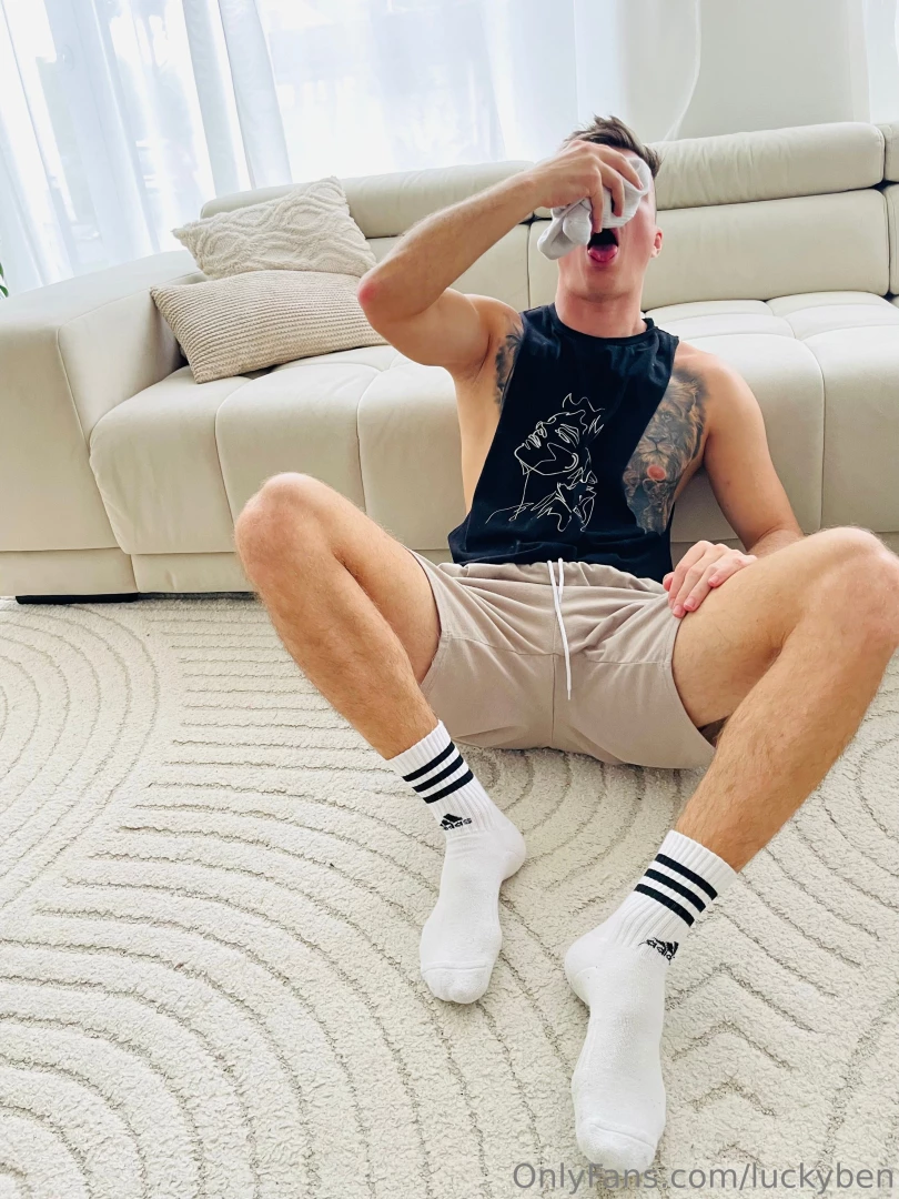 Look at my ppv page luckysneak for adult content -more videos -more 