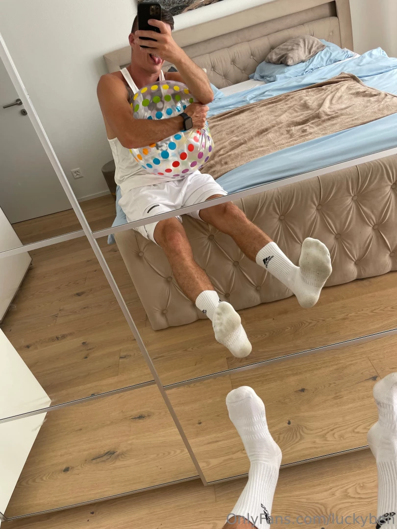 Lets play w some inflabeachballs 