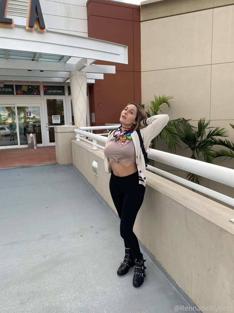 Do you love the mall as much as i do 