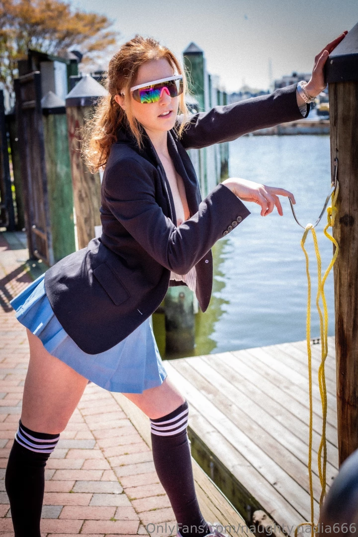 How do you like this sexy flash of my tits outside 