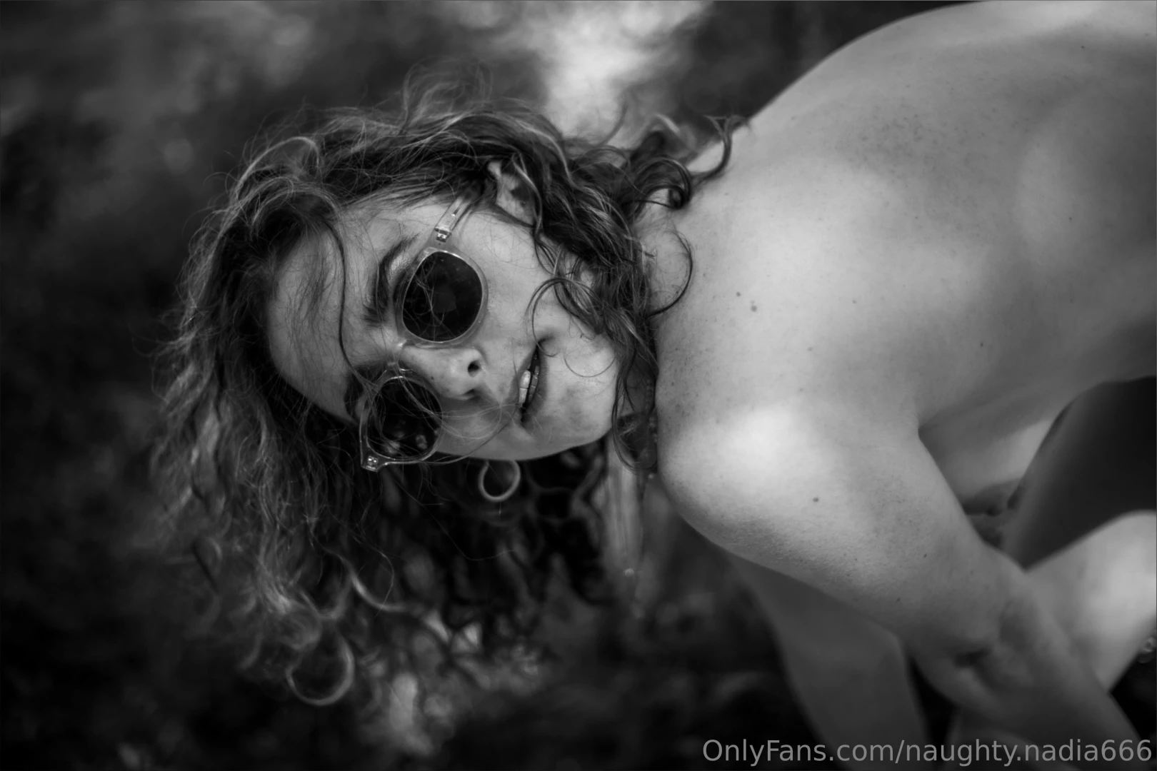 Join the party i m feeling extra thick and horny so come talk to me 