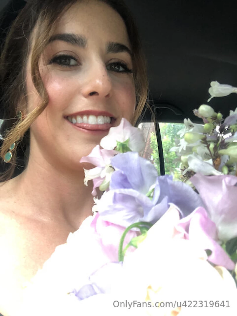 Roses are red and so are my cheeks when i think of you who s sending part 1 