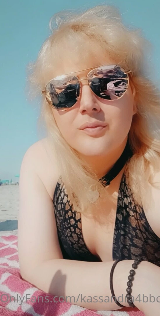 Good morning sluts like and comment if you wanna suck some girl cock 