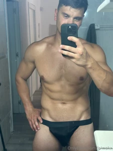 The best male and bulge you will see today if you already like this part 5