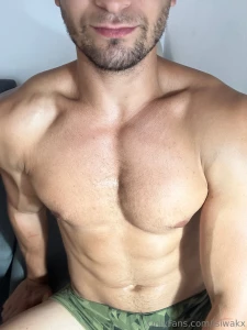 Do u wanna play with my muscles