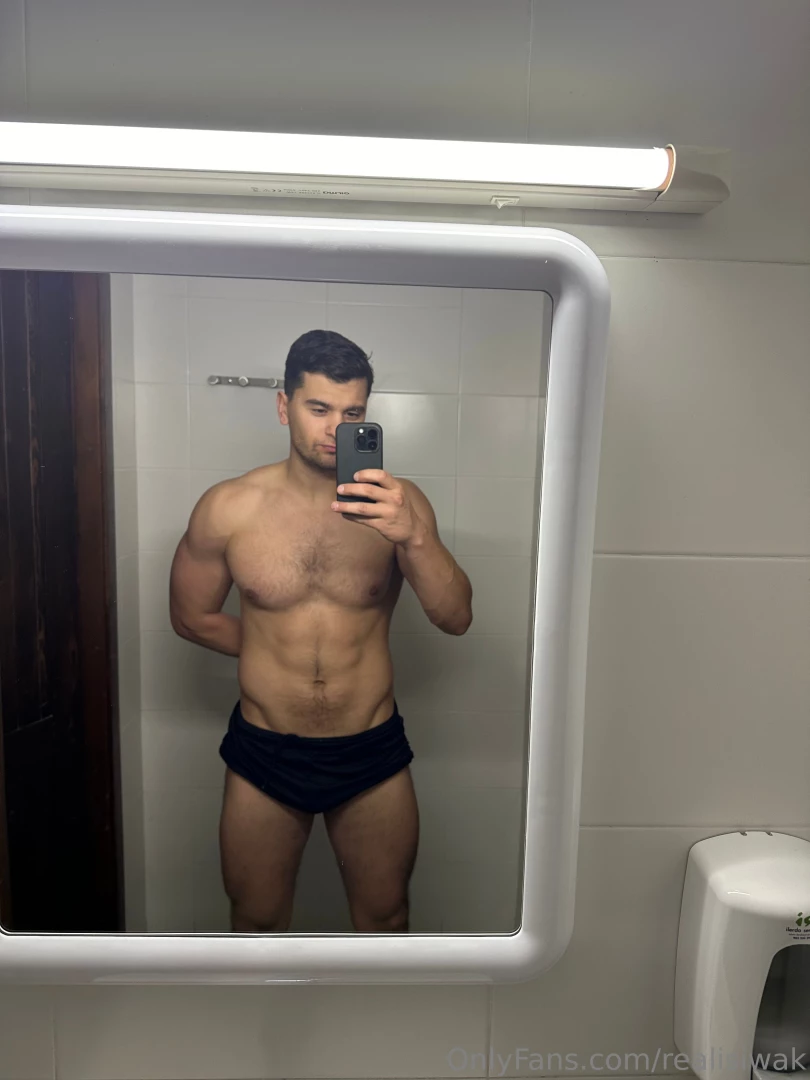 Bb how do u love my muscles i wanna show u much more sure if u are 