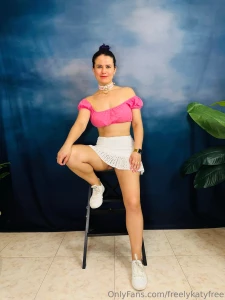 Hope the start of your weekend is fantastic sub to freelykaty to see