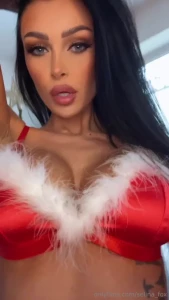 Santa baby slip a bit of cheekiness under the tree for me