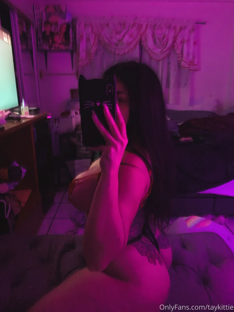 Videos in this outfit from 50 