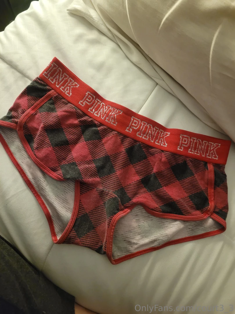 Hello babes i m selling used panties here s the ones i have right now 