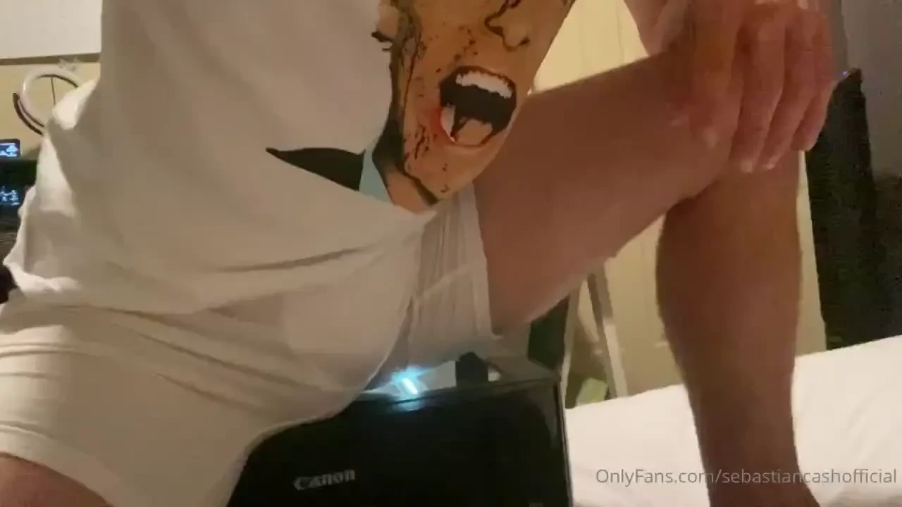 I m selling scans of my ass to a dude for top dollar 