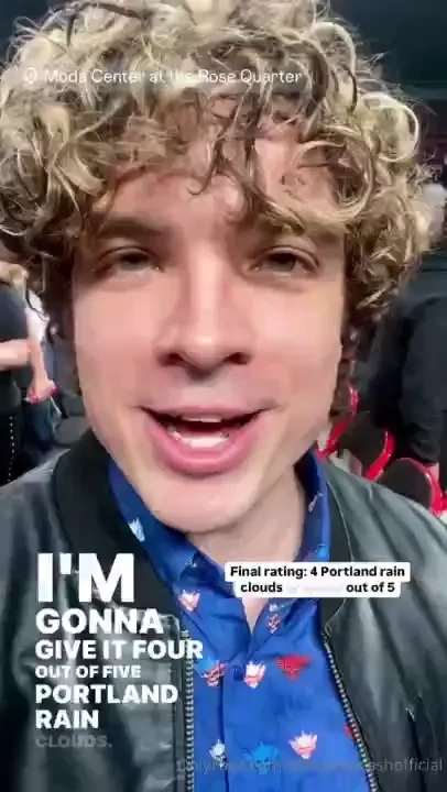 Photo dump from wwe raw last night part 2 