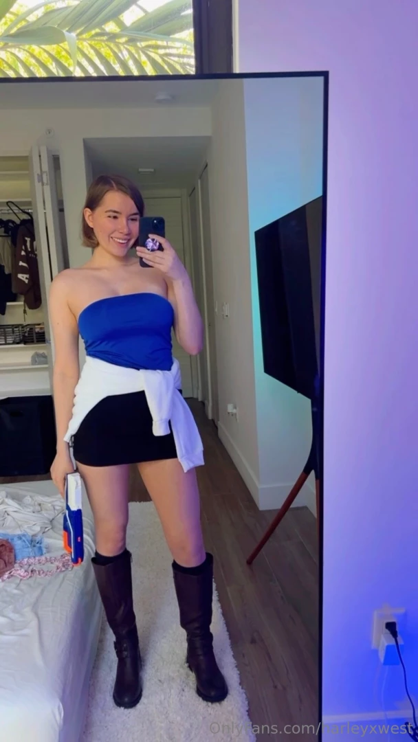 Jill valentine cosplay should i do a spicy video in it 