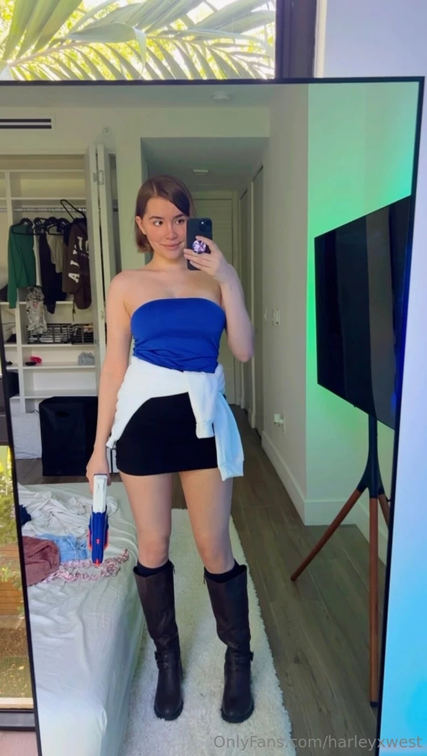 Jill valentine cosplay should i do a spicy video in it part 2 