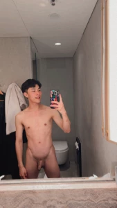 I don t wanna shower alone