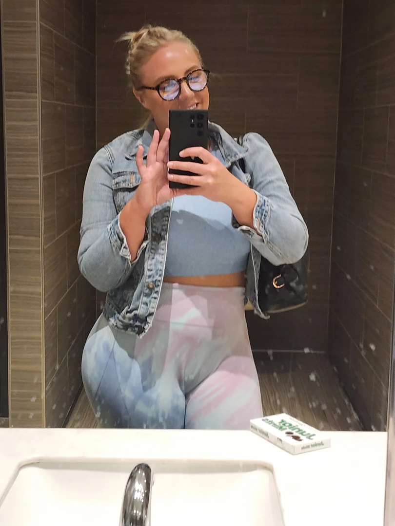 It s movieeeee night what s sweeter- me or the junior mints 