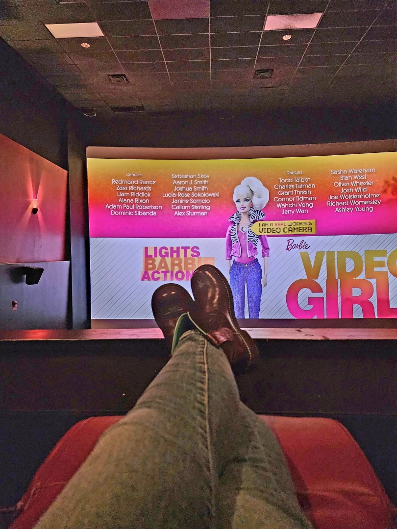 fantasysnextdoorvip - Such a cute movie also pictured- me wearing both jeans and shoes 