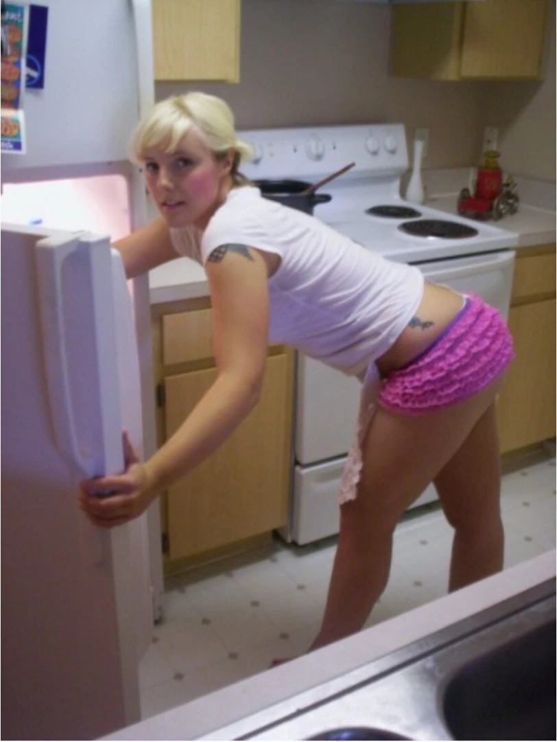 Omg my best friend from college just sent me these sexy pics we took part 3 