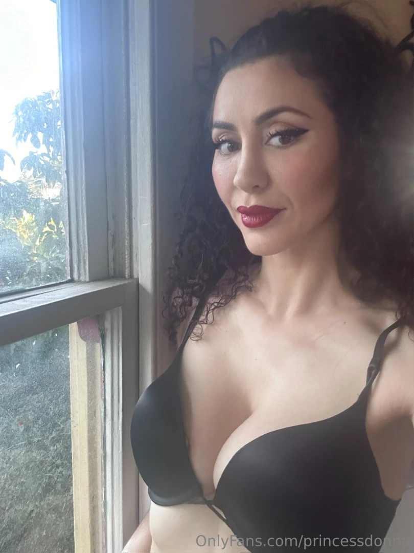 Wanna play with me rn baby 