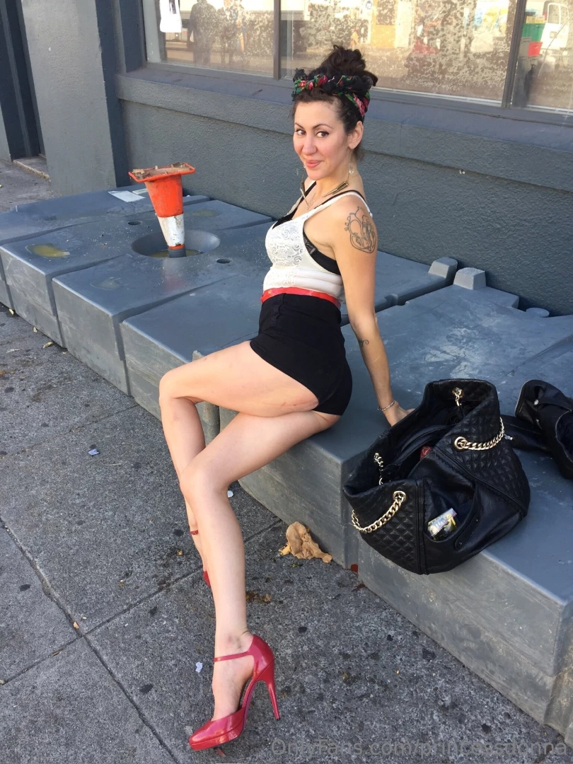 Do you think you are princess donna s biggest fan here s a fun one 